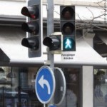 Das Ampelmännchen im Strassenverkehr: Im Alltag muss die „beste“ Blickrichtung an pro-fanen Dingen geübt werden. Bild: Ann-Katrin Gässlein
